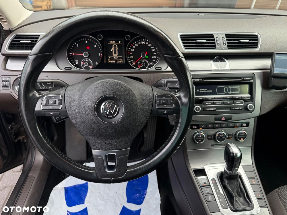 Volkswagen Passat 2.0 TDI Comfortline DSG - 22
