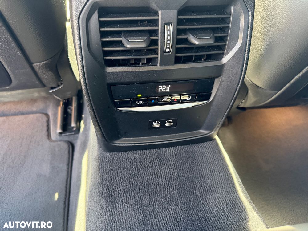 BMW Seria 3 330e xDrive Aut. - 12