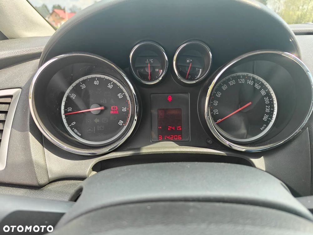 Opel Astra 1.4 T Essentia - 11