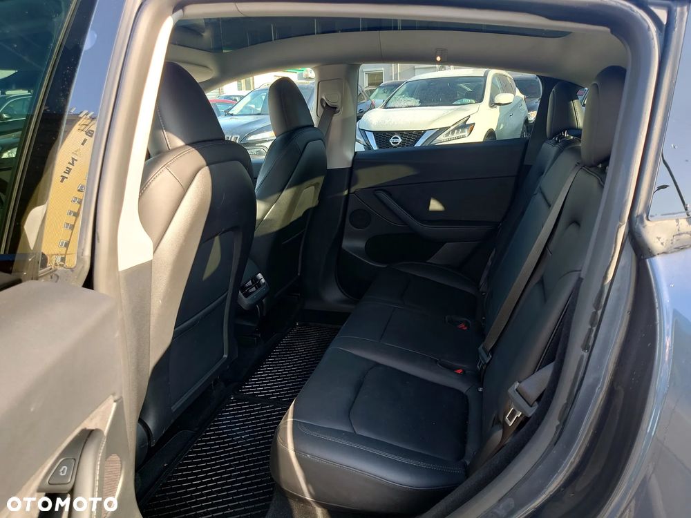 Tesla Model Y Long Range Dual Motor AWD - 15