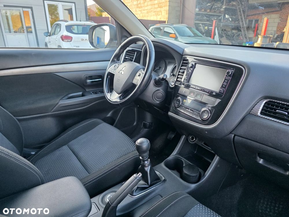 Mitsubishi Outlander - 19