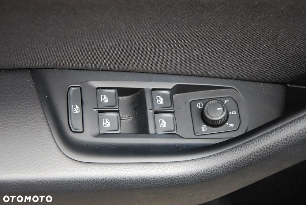 Volkswagen Passat 2.0 TDI EVO Business DSG - 31