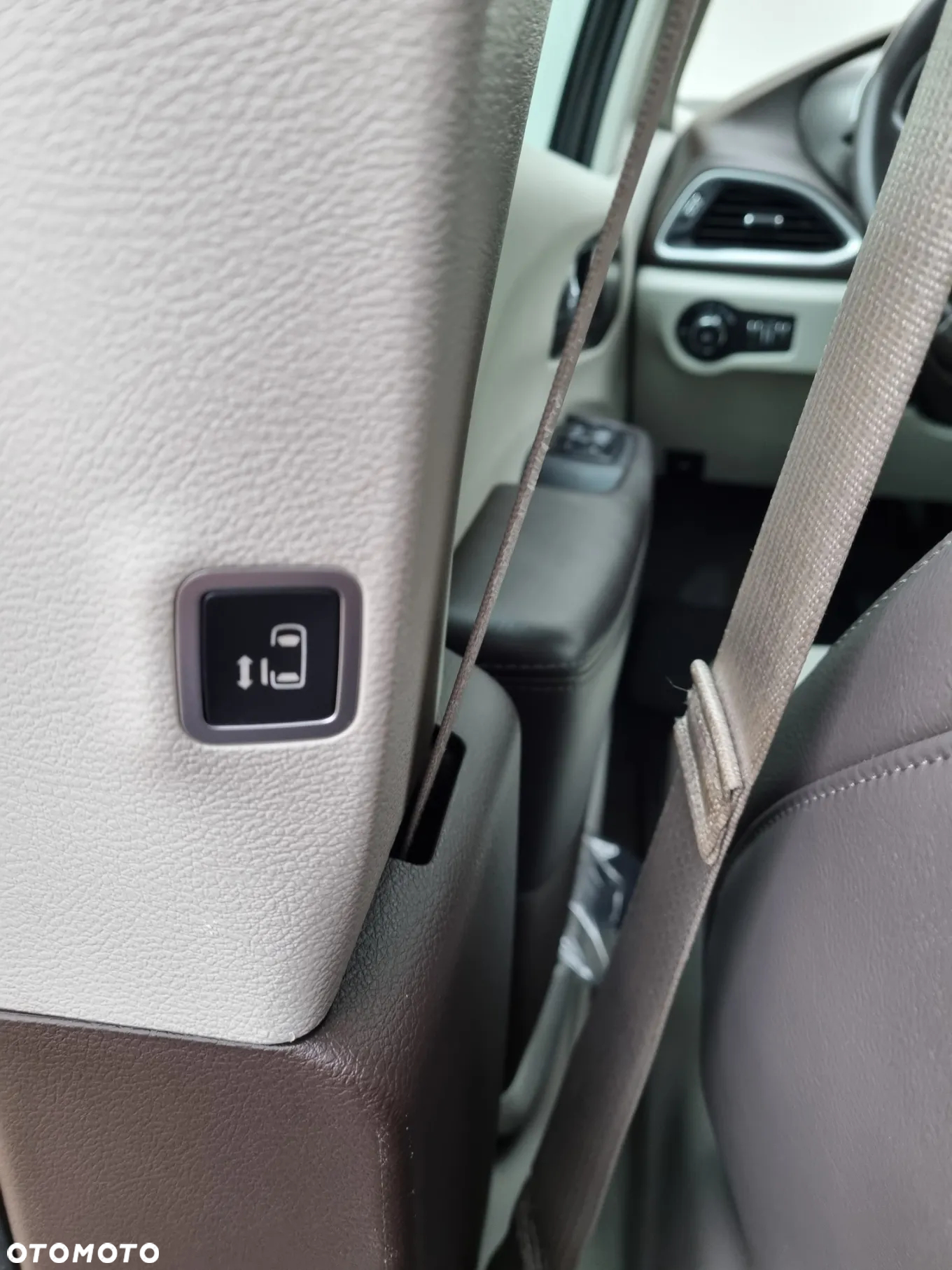 Chrysler Pacifica - 20