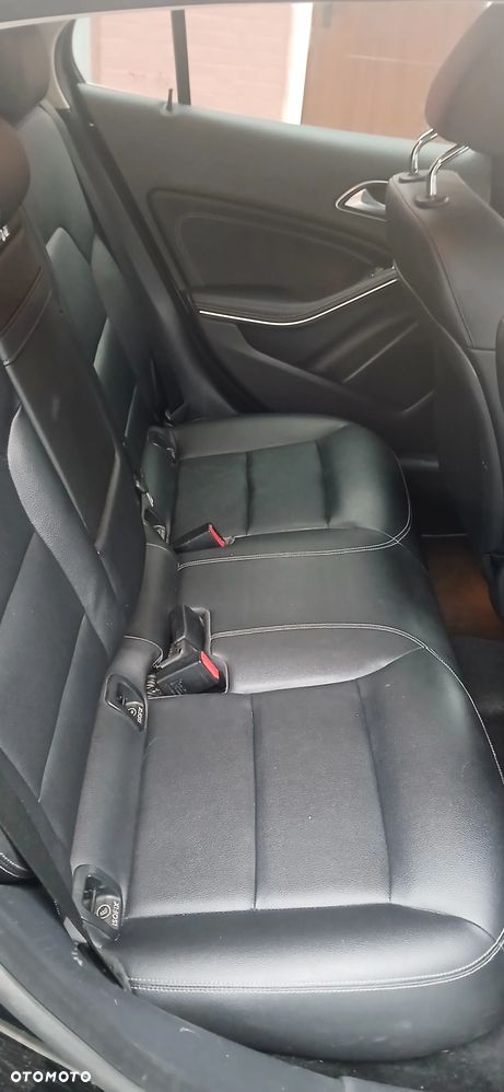 Mercedes-Benz GLA 250 7G-DCT AMG Line - 9