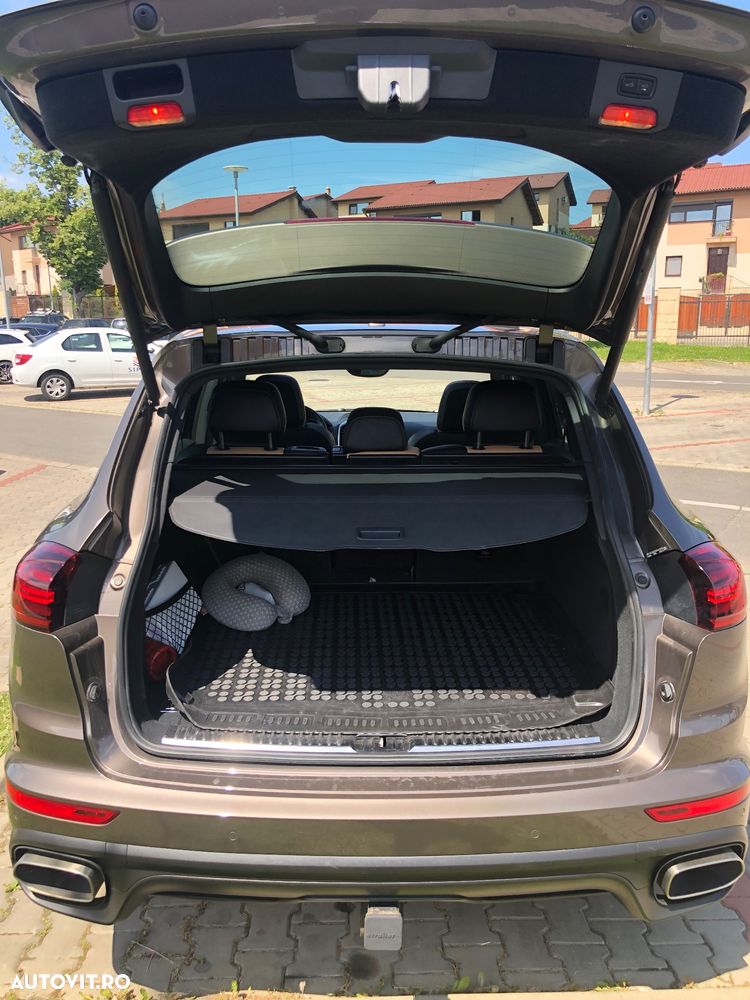 Porsche Cayenne 3.0 L V6 - 17
