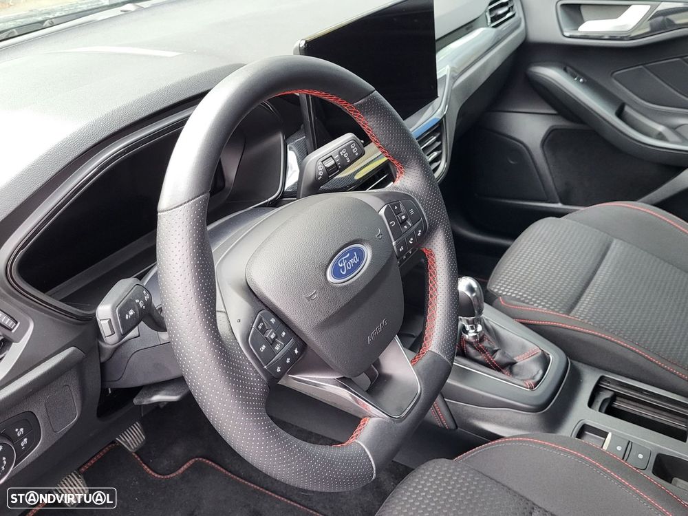 Ford Focus 1.0 EcoBoost MHEV ST-Line X - 18