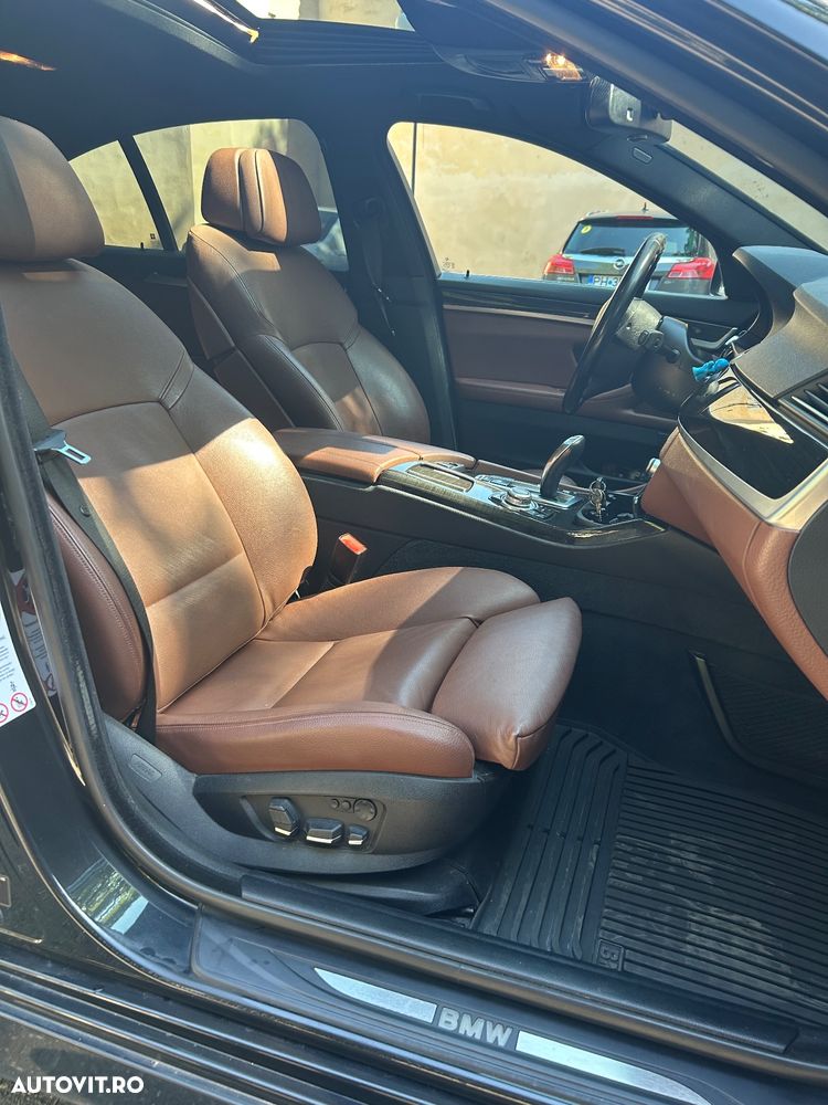 BMW Seria 5 525d xDrive - 6
