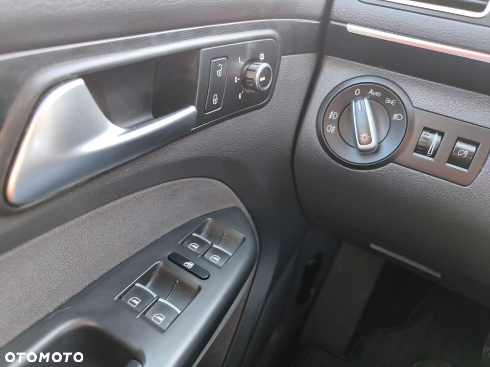 Volkswagen Touran 1.4 TSI EcoFuel DSG Comfortline - 13