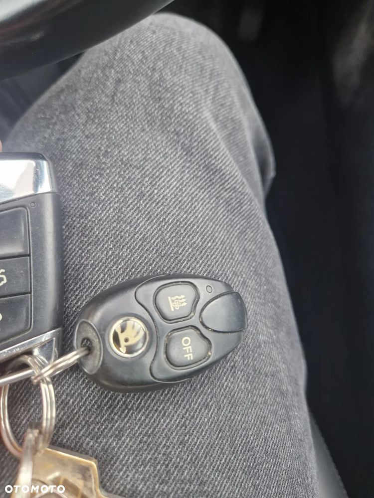 Skoda Superb 2.0 TDI L&K DSG - 21