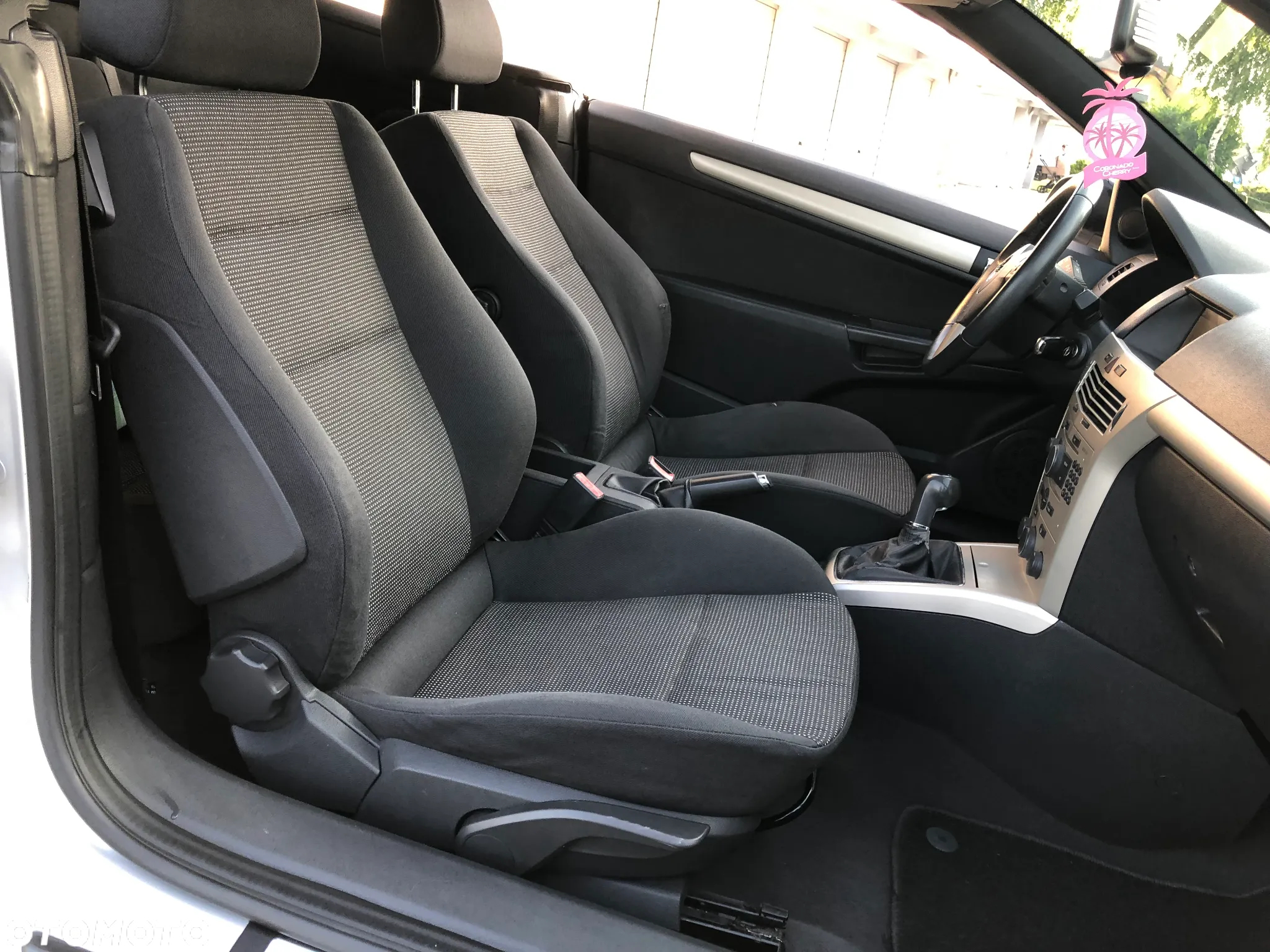 Opel Astra Twin Top 2.0 Turbo Edition - 38