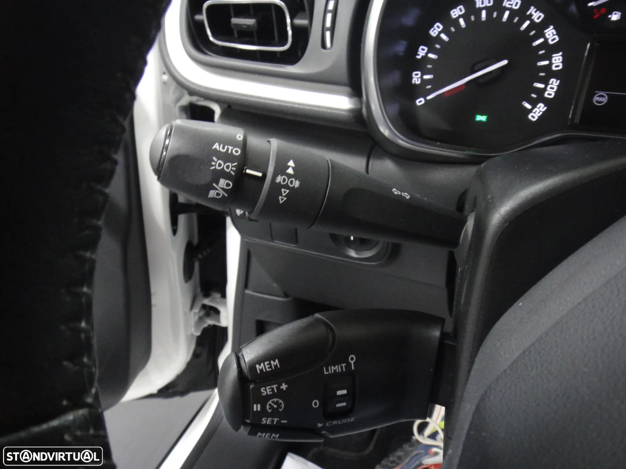 Citroën C3 1.2 PureTech Shine EAT6 - 25