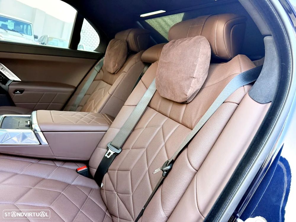 BMW 760 Me xDrive - 42