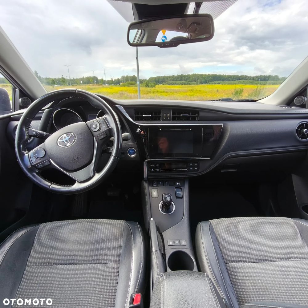 Toyota Auris Hybrid 135 Prestige - 21