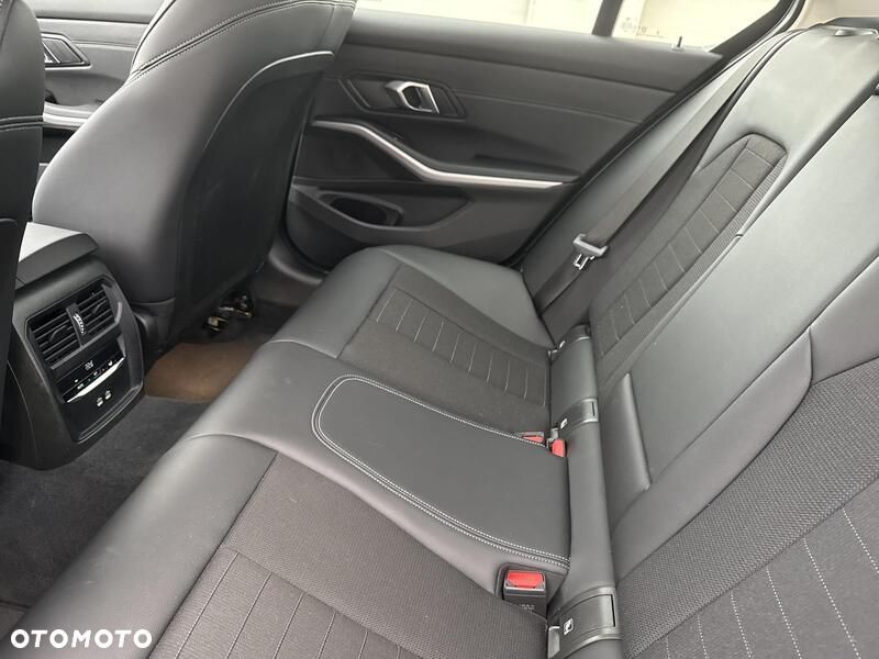 BMW Seria 3 - 22