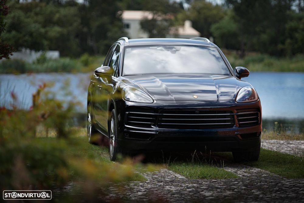 Porsche Cayenne - 1