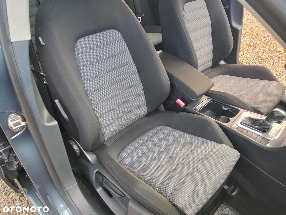 Volkswagen Passat - 10