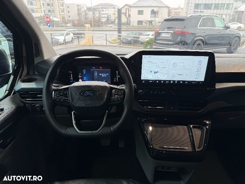 Ford Tourneo Custom - 9