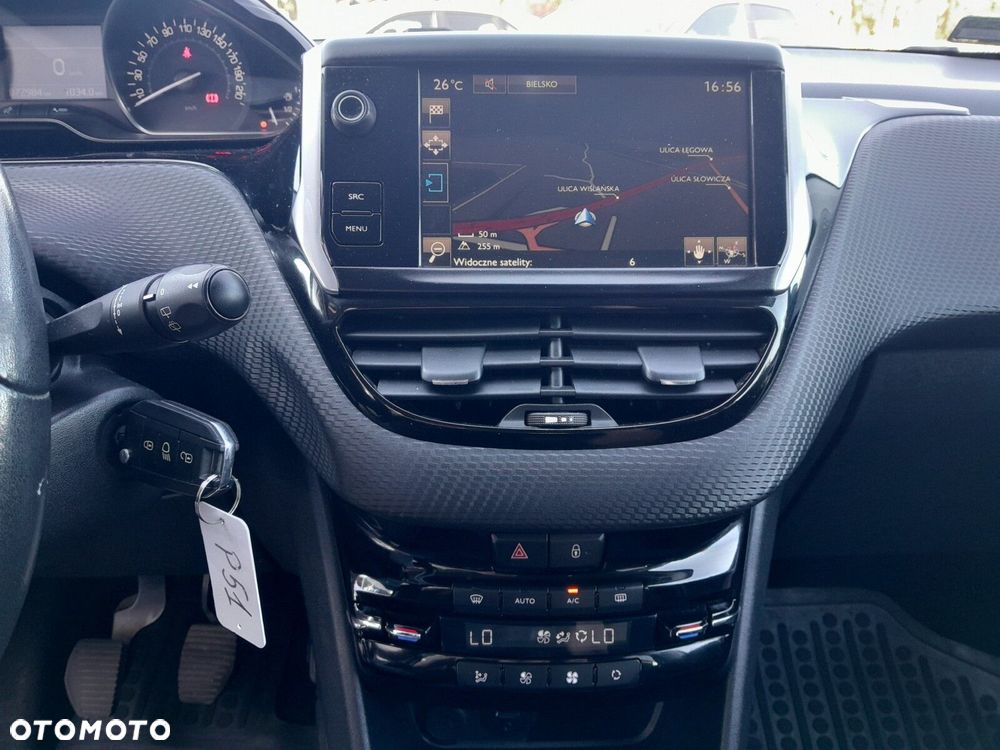 Peugeot 2008 - 8