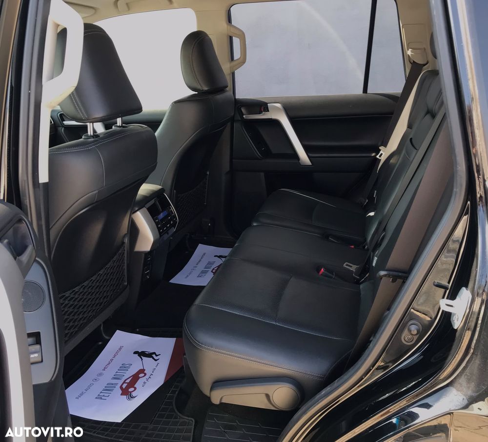 Toyota Land Cruiser - 7