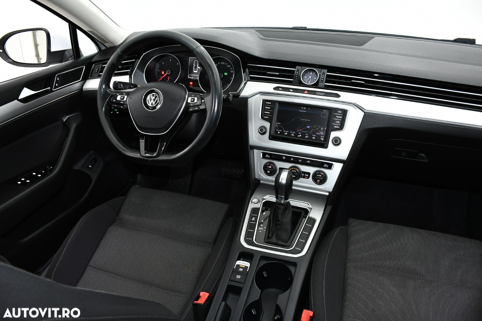 Volkswagen Passat - 10