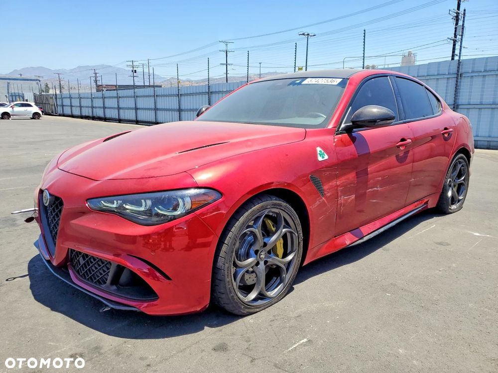Alfa Romeo Giulia 2.9 V6 Bi-Turbo AT8 Quadrifoglio - 2