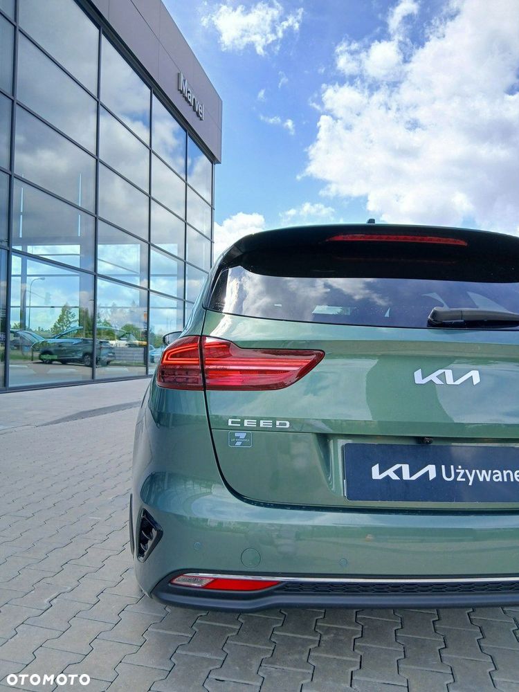 Kia Ceed - 11