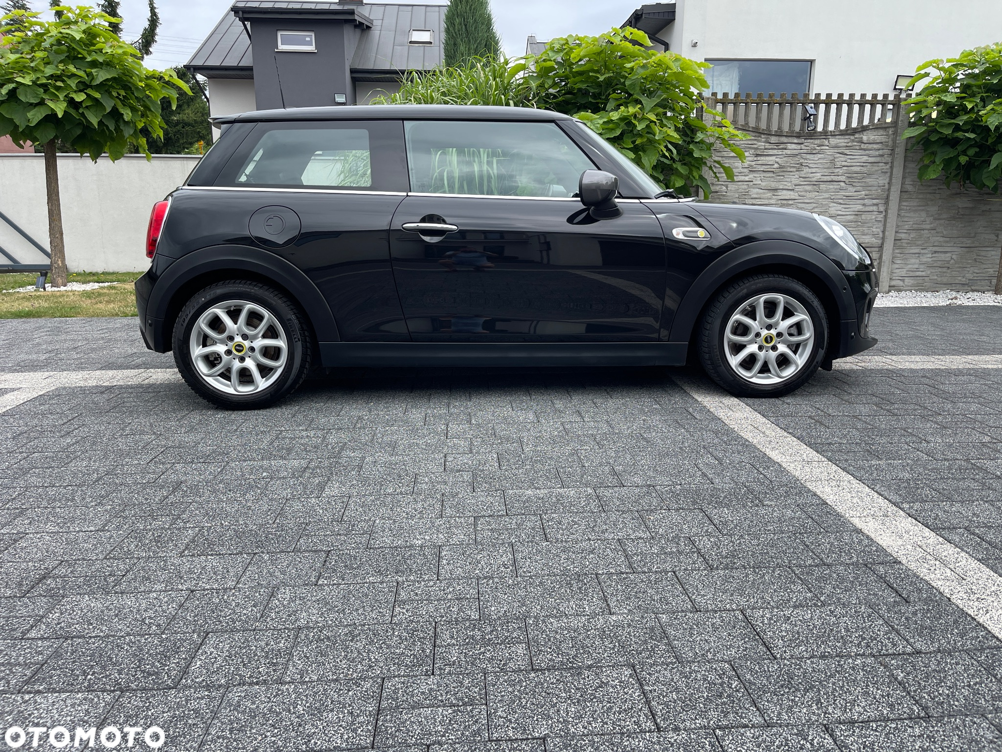 MINI Cooper SE Electric Trim - 4