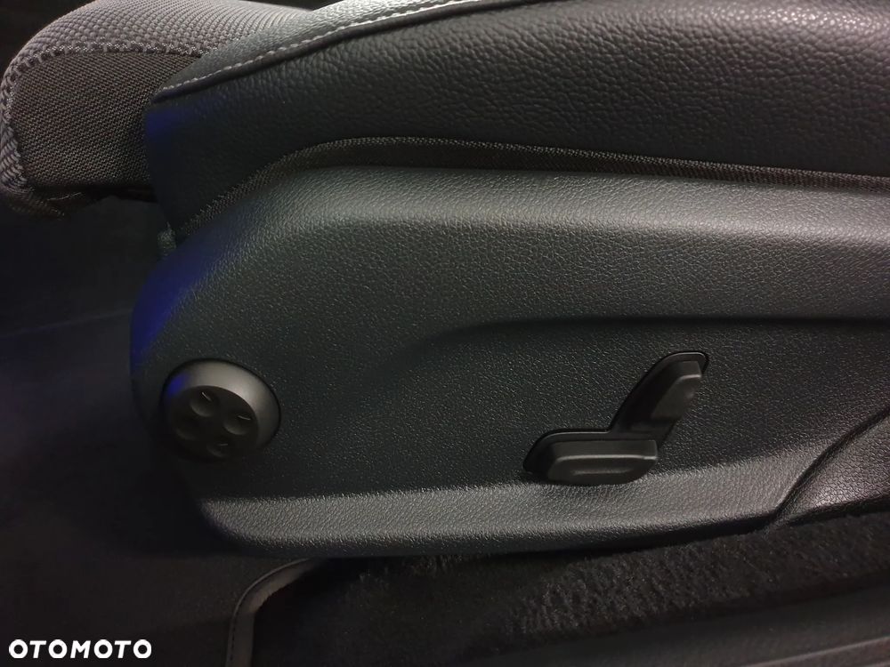 Mercedes-Benz Klasa E 300 de 4Matic 9G-TRONIC AMG Line - 30