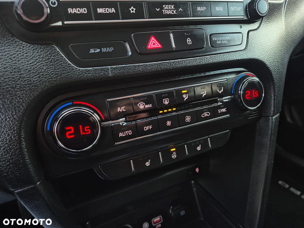 Kia Ceed 1.4 T-GDI DCT OPF Vision - 25
