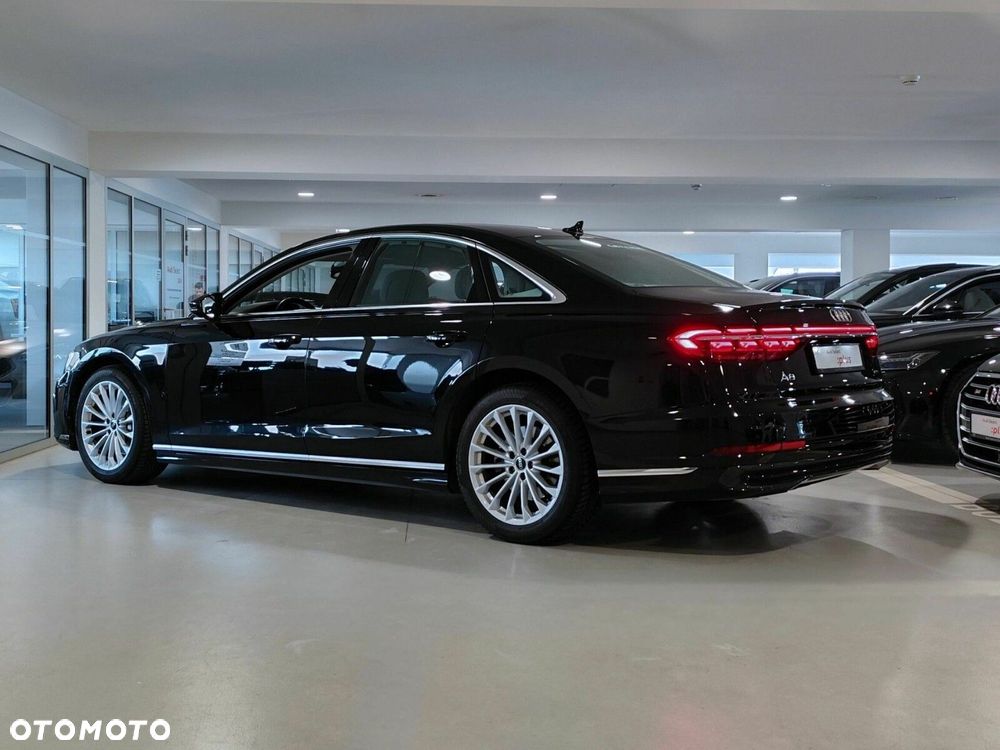 Audi A8 - 8