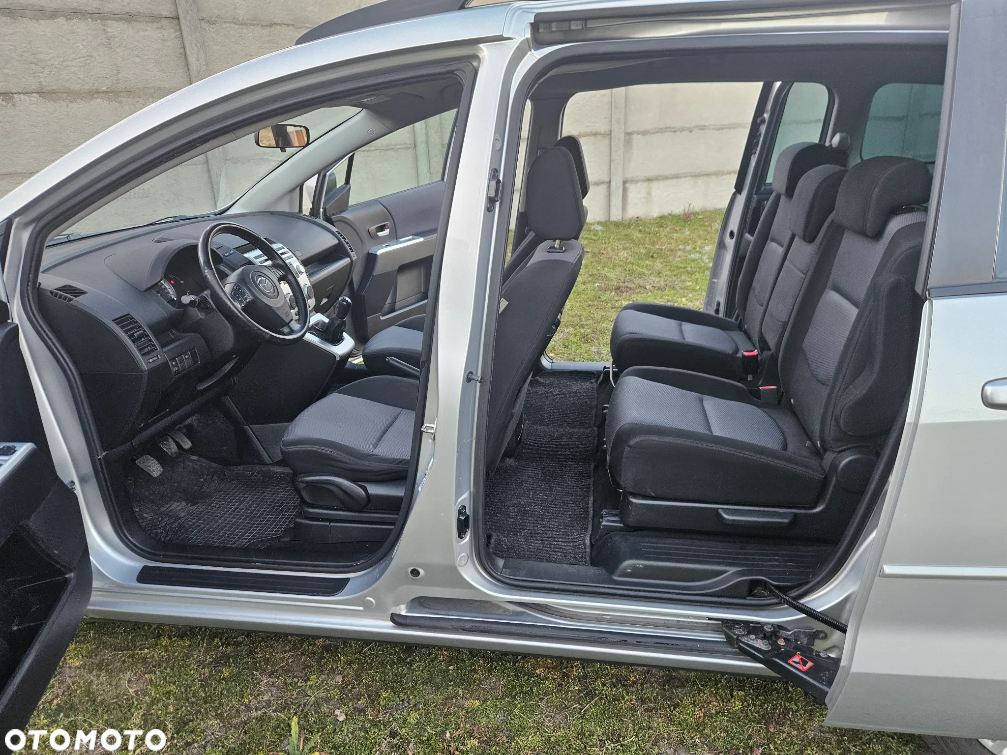 Mazda 5 - 9