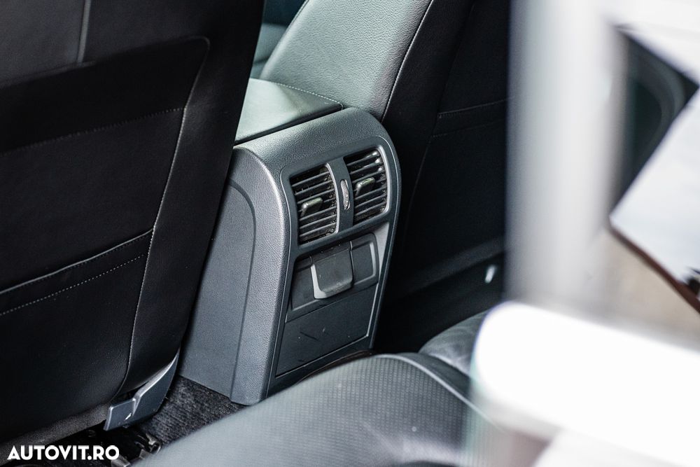 VOLKSWAGEN Passat 2011 — imagine 27