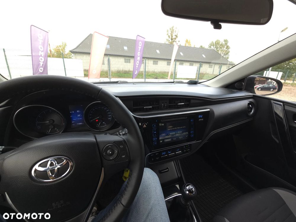 Toyota Auris 1.6 Premium - 31