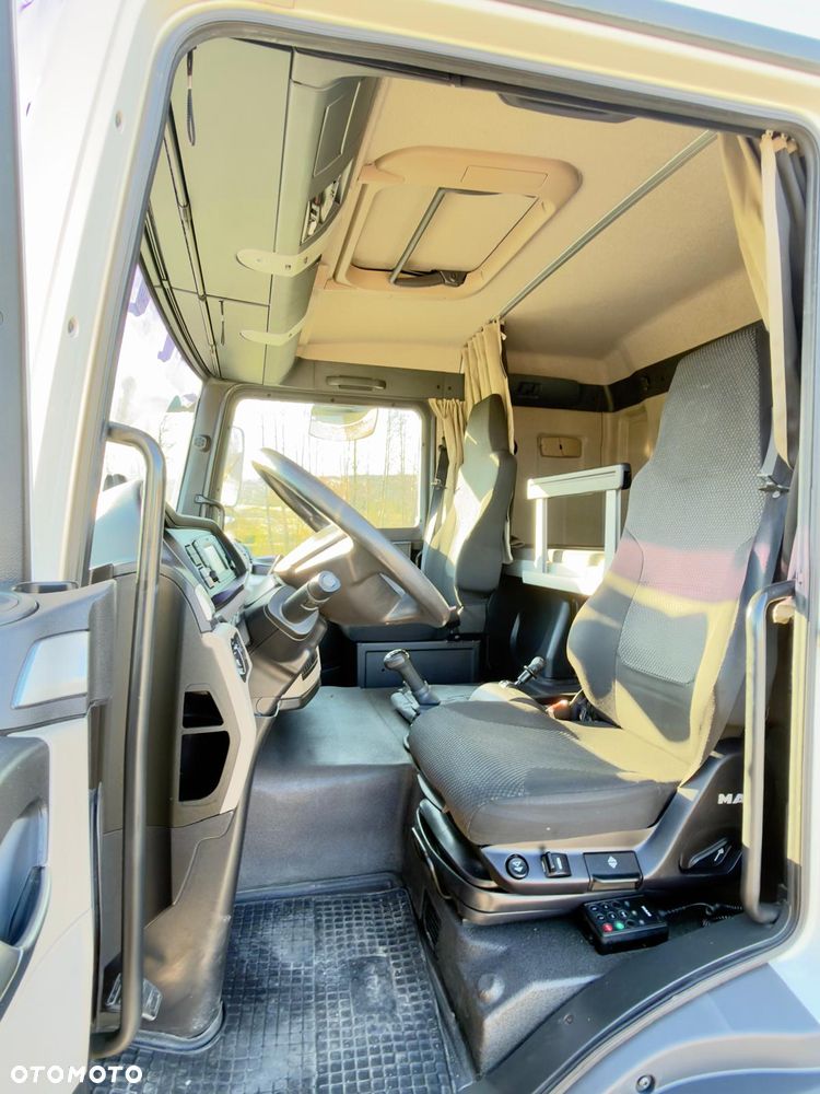 MAN TGL 12.250 / KONTENER / IZOTERMA / WINDA / 2017R / EURO 6 / LIFT  / SPROWADZONY / ZADBANY  / E6 / 17 PALET - 17