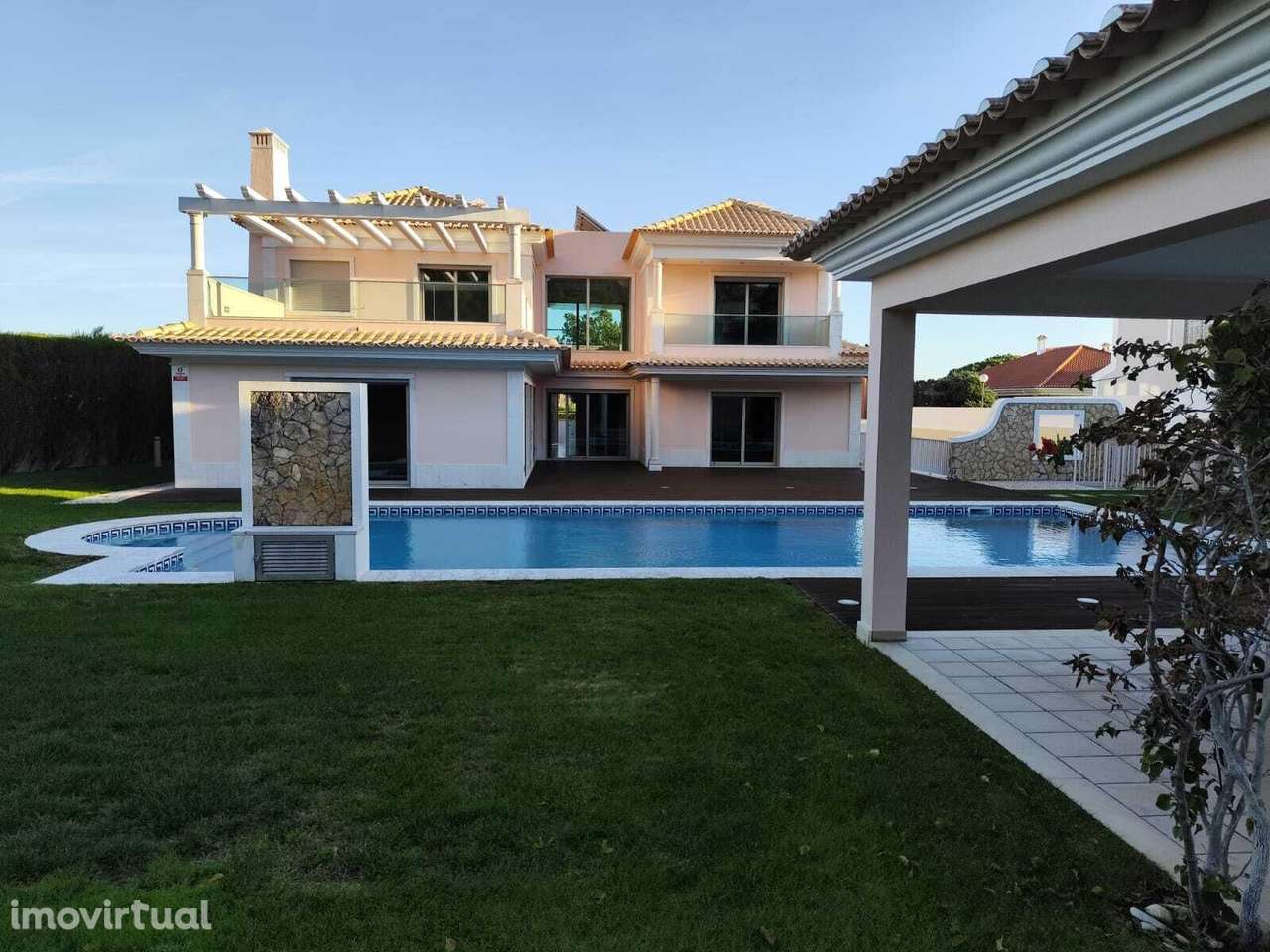 Moradia T6 com piscina, Quinta da Beloura, Sintra - Grande imagem: 2/39