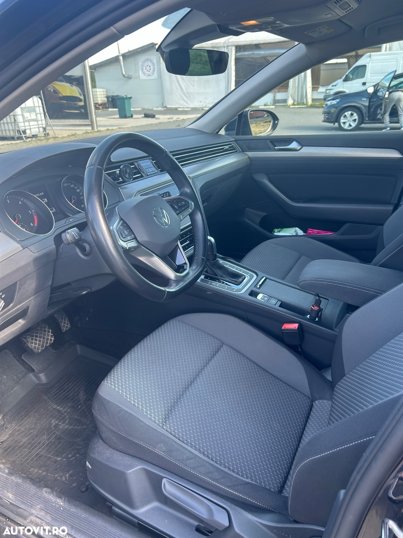 Volkswagen Passat Variant 2.0 TDI DSG Trendline - 8