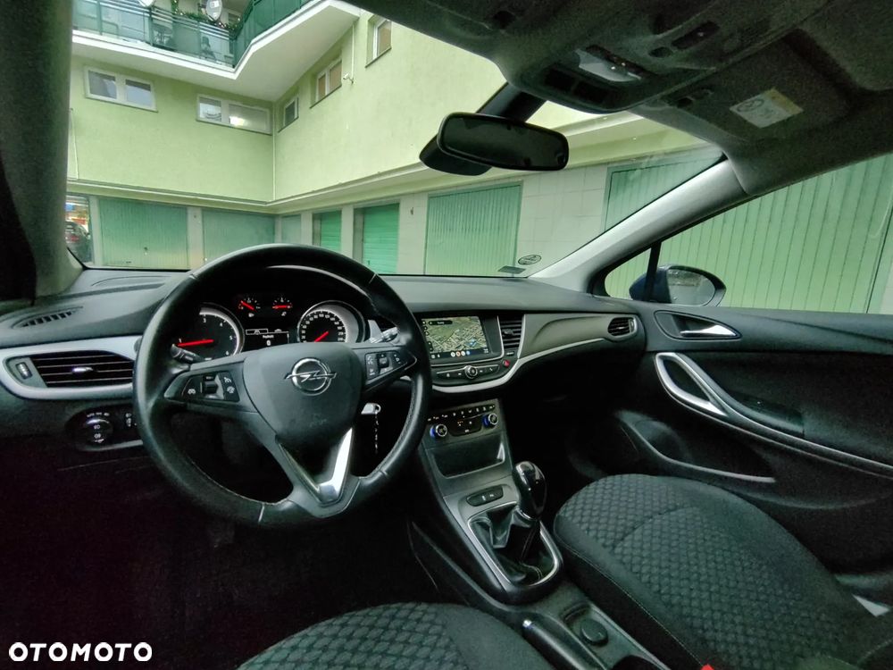 Opel Astra 1.6 CDTI Enjoy - 10