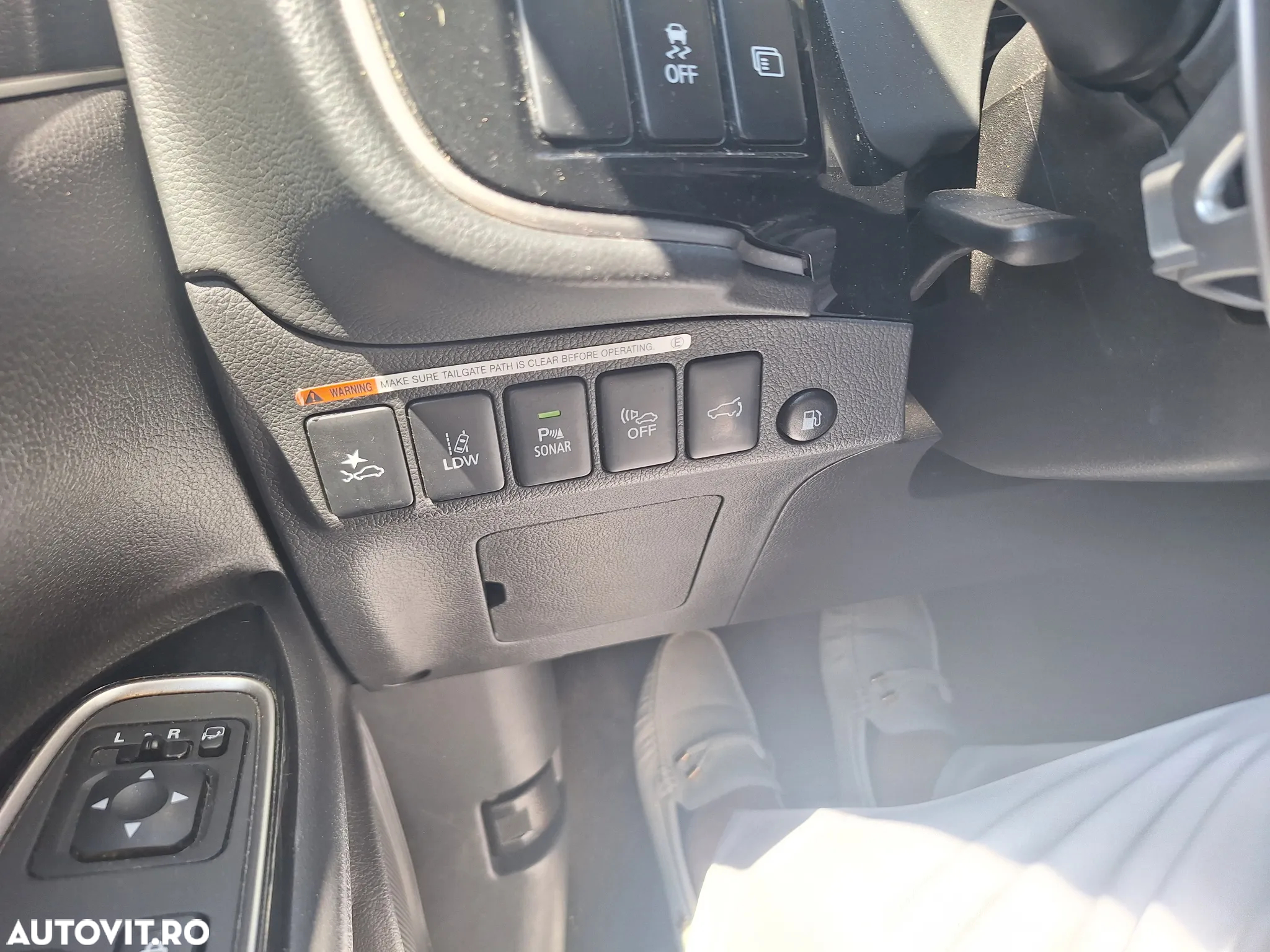 Mitsubishi Outlander 2.4 4WD Plug-In Hybrid Top - 15