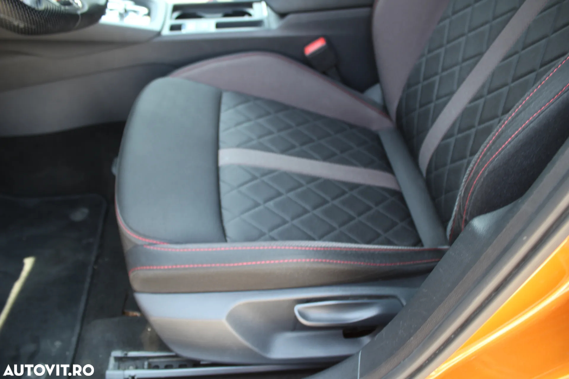 Skoda Octavia 2.0 TSI DSG RS - 12