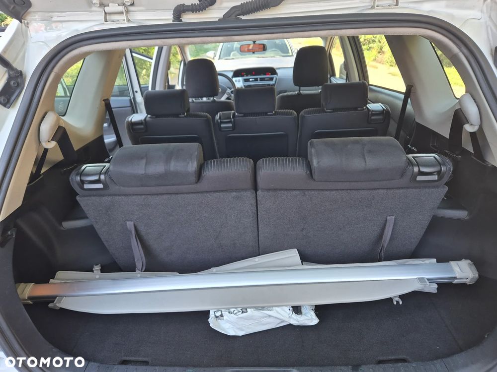 Toyota Prius+ - 13