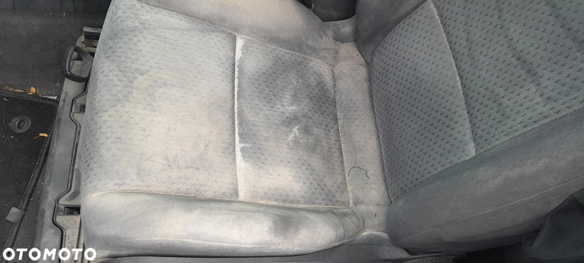 VW TOURAN I FOTEL LEWY KIEROWCY PRAWY PASAŻERA PRZEDNI PRZÓD nr. TOU1 - 2