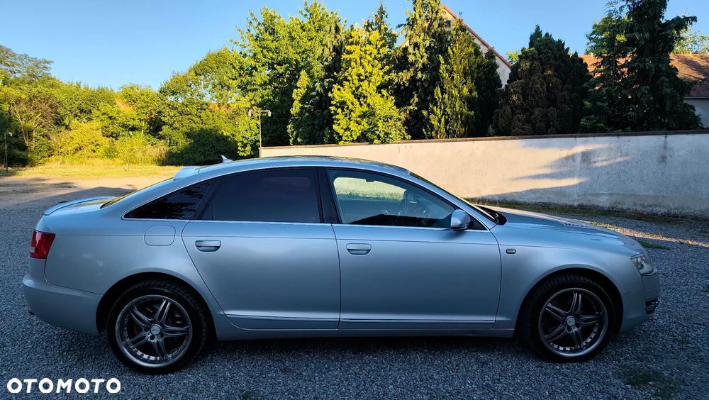 Audi A6 Limousine 2.4 - 8