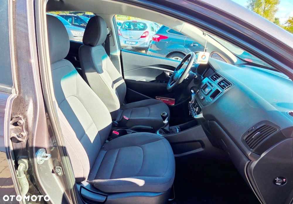 Kia Rio - 9