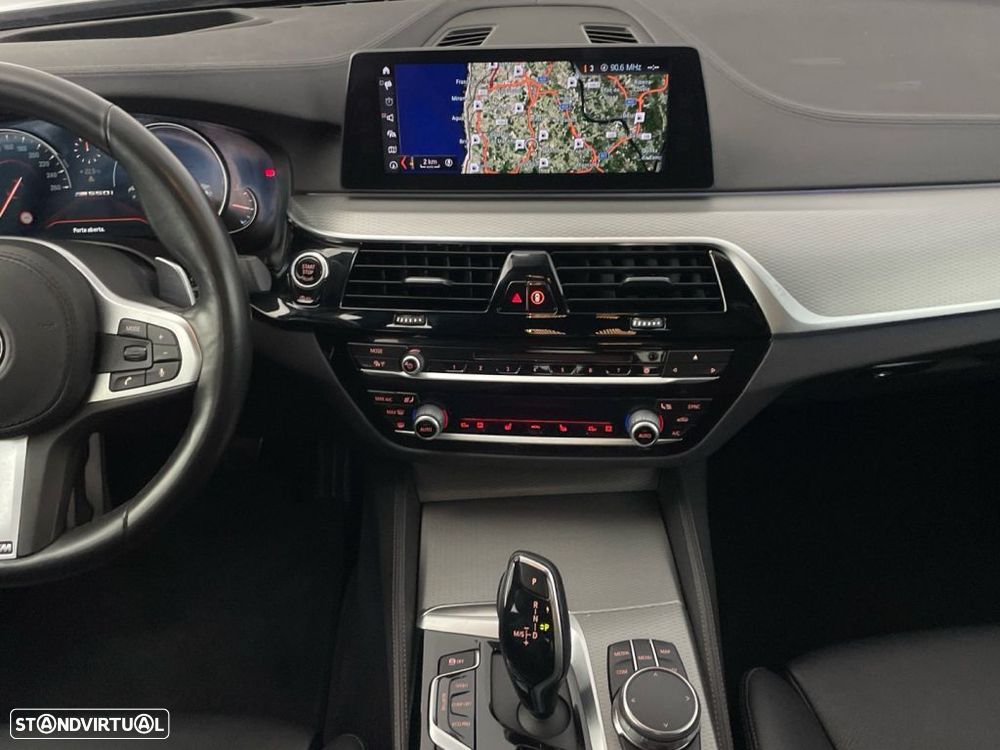 BMW 550 i xDrive Auto - 15