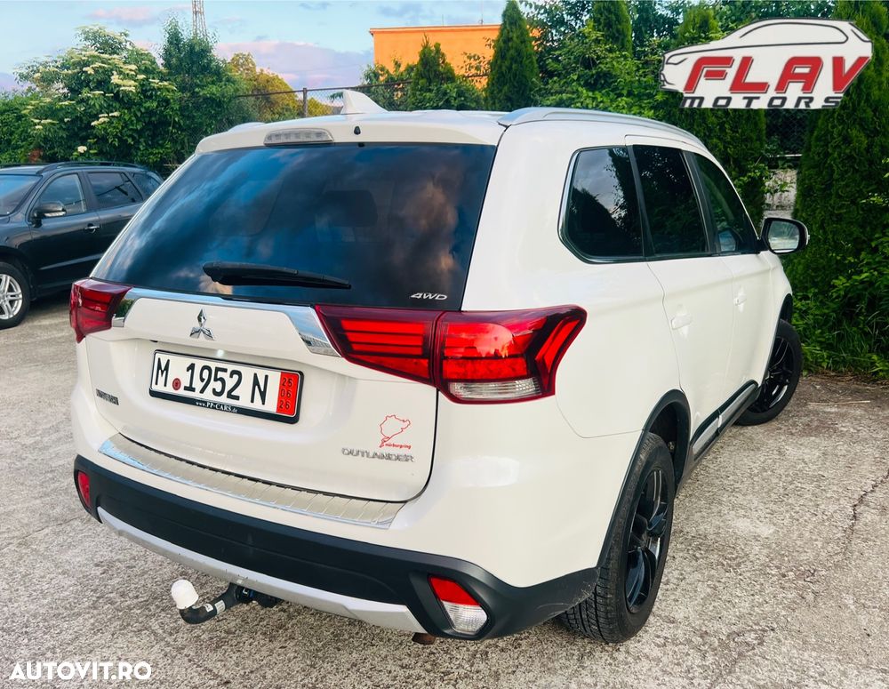 Mitsubishi Outlander 2.2 DI-D 4WD Automatik Plus - 3