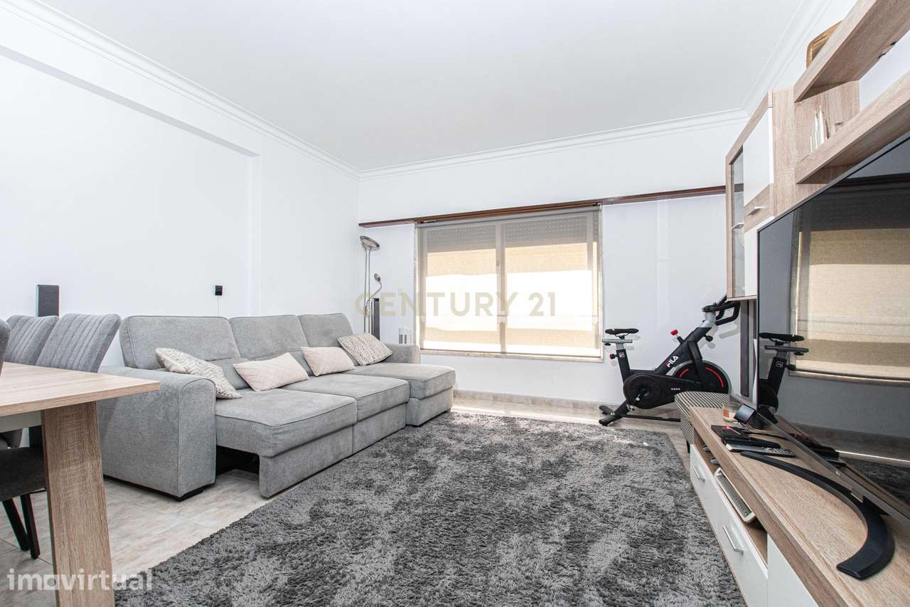 Apartamento T2 com Varanda no Cacém - Grande imagem: 3/22