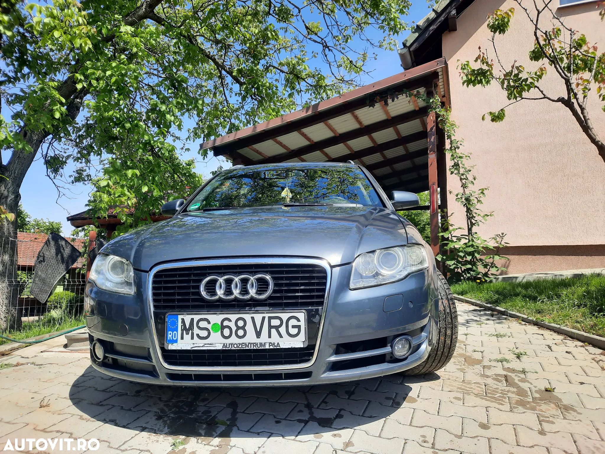 Audi A4 - 1