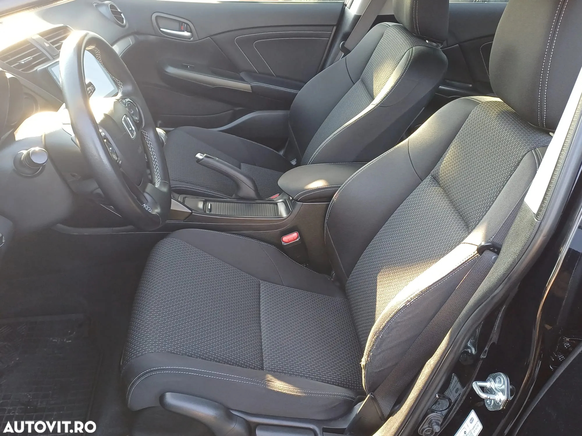 Honda Civic 1.6 i-DTEC MT Elegance - 8