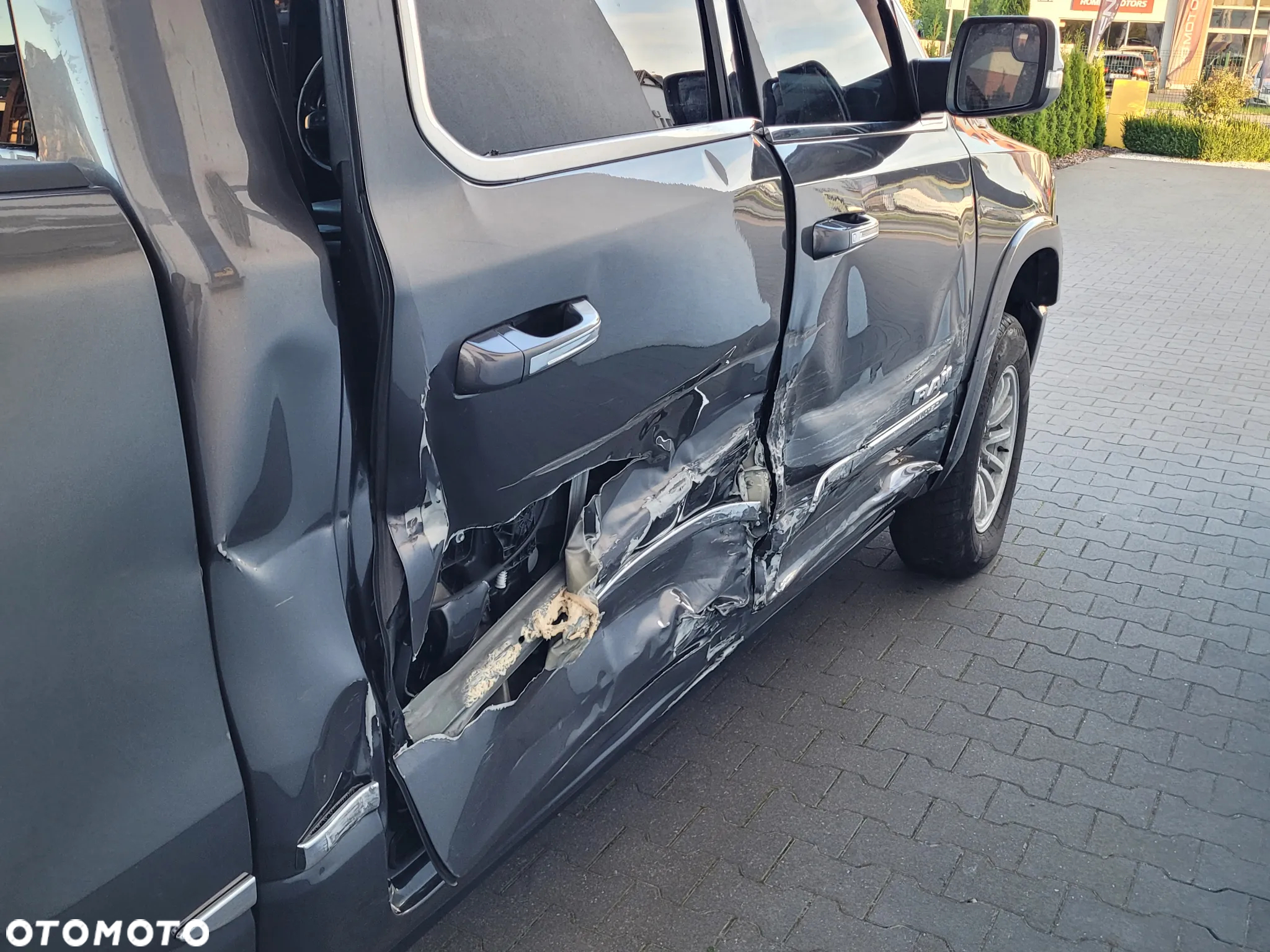 RAM 1500 Crew Cab Shortbed Limited - 8