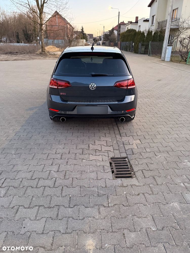 Volkswagen Golf - 4